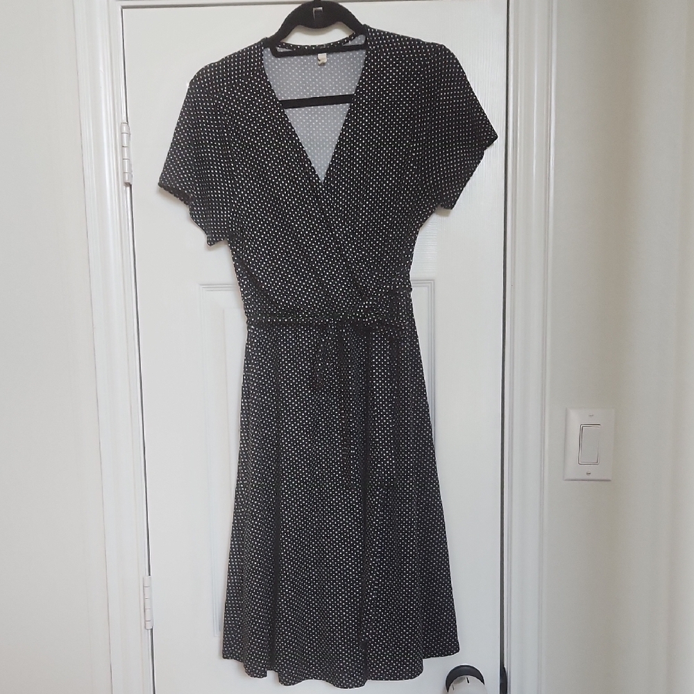 Black and White Polka Dot Wrap Maternity And Nursing Dress